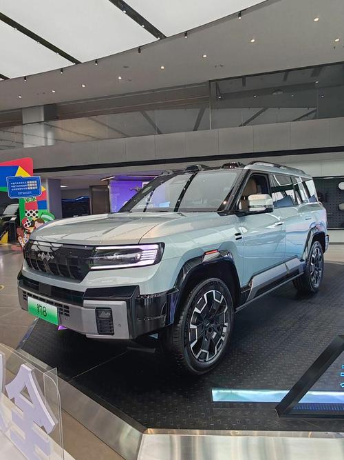 成都342比亚迪方程豹硬派越野的爆款，英菲尼迪35周年与你共成长